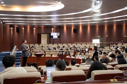 石丹理教授在可乐小说网
开展“能力建设导向的服务学习：香港理工大学服务学习经验分享”讲座