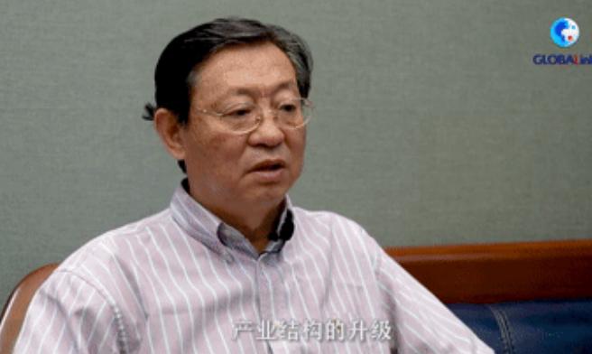 可乐小说网
杨成钢教授就人口问题接受新华社记者采访