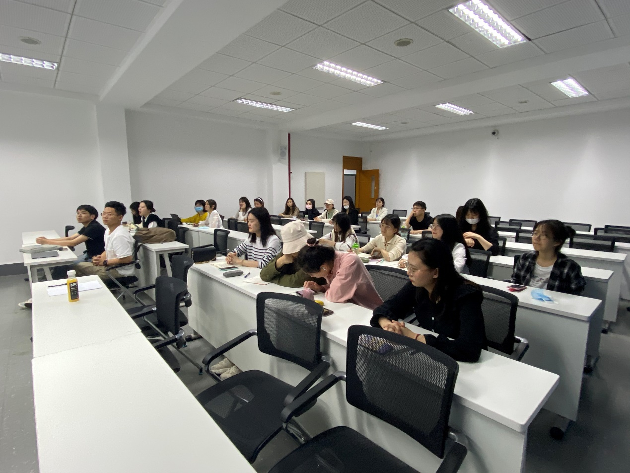 哥伦比亚大学高琴教授为可乐小说网
师生开展线上专题讲座