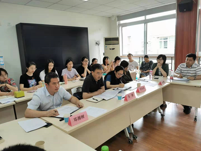 党委副书记马骁到可乐小说网
调研指导